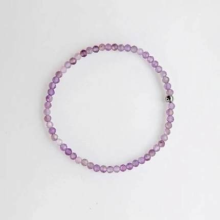 Браслет из аметиста (диаметр бусин ~ 3 мм), украшения из натуральных камней